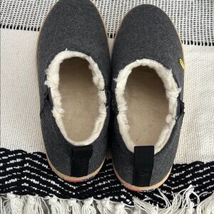 Xtratuf Wool Slip on shoes. Size 8M. Fleece inside.
